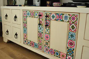Oriental motives – lime wood with organic patinas, hand ageing and oriental motifs set in geometric shapes, photo 2