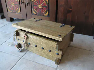 Aging of furniture – patinas, a worn-in look and raised grain – you choose the degree, the colours and the wood, photo 12